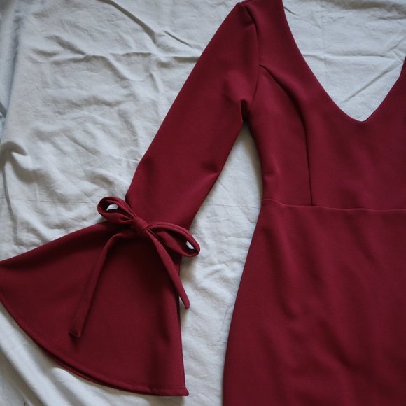 SOLEMIO Red Dress Mini Bell Sleeve Size Small NWOT - Picture 3 of 10